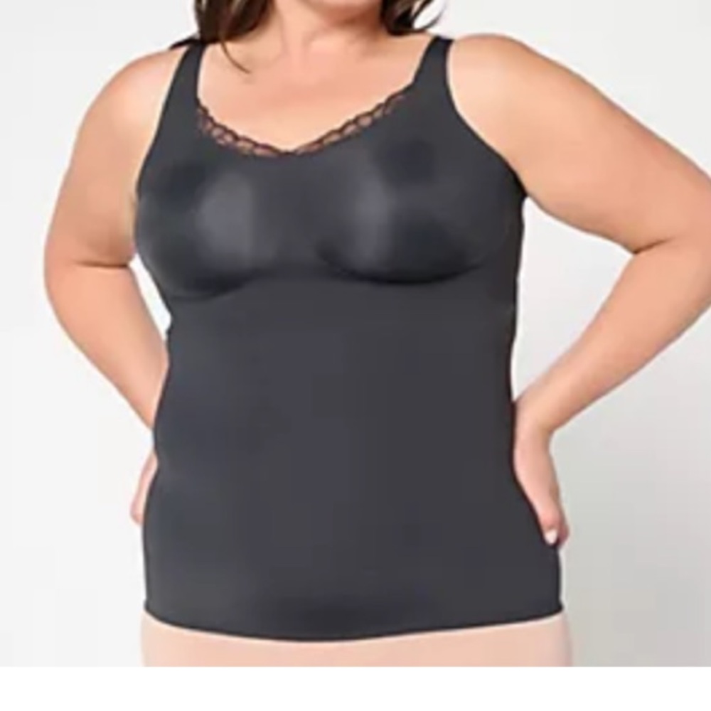 NWT Evelyn and Bobby Black Lace Trim bra tank